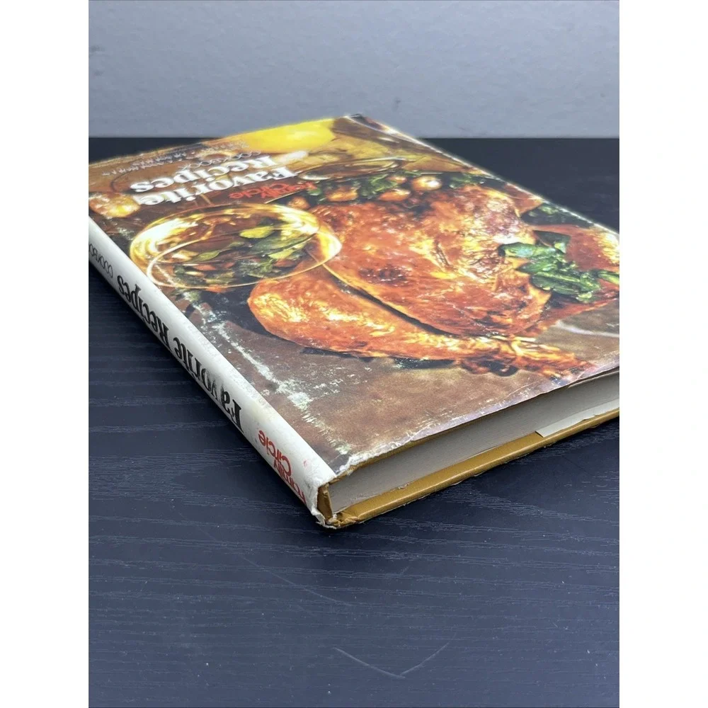 Family Circle Favorite Recipes 1979 Hardcover Cookbook